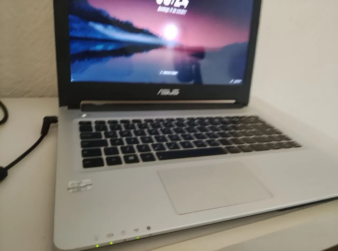 Vendo Notebook Asus - Foto 2