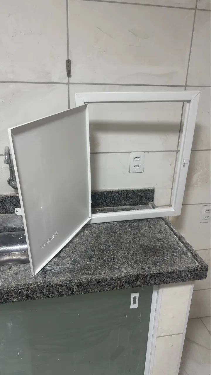 Tampa alçapão 50x60 para parede - Foto 2