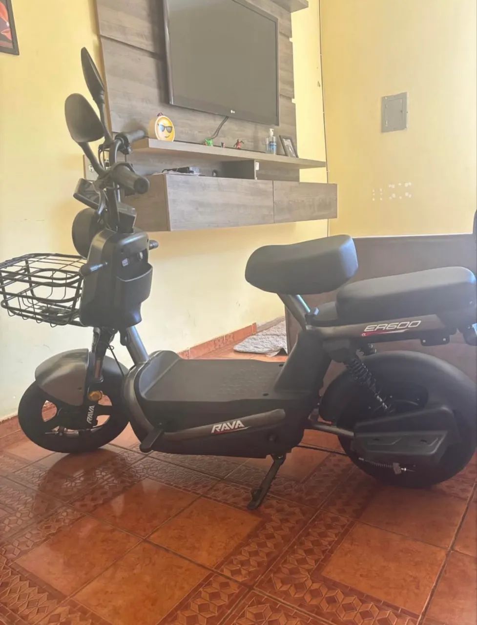Scooter elétrica Rava ER600 