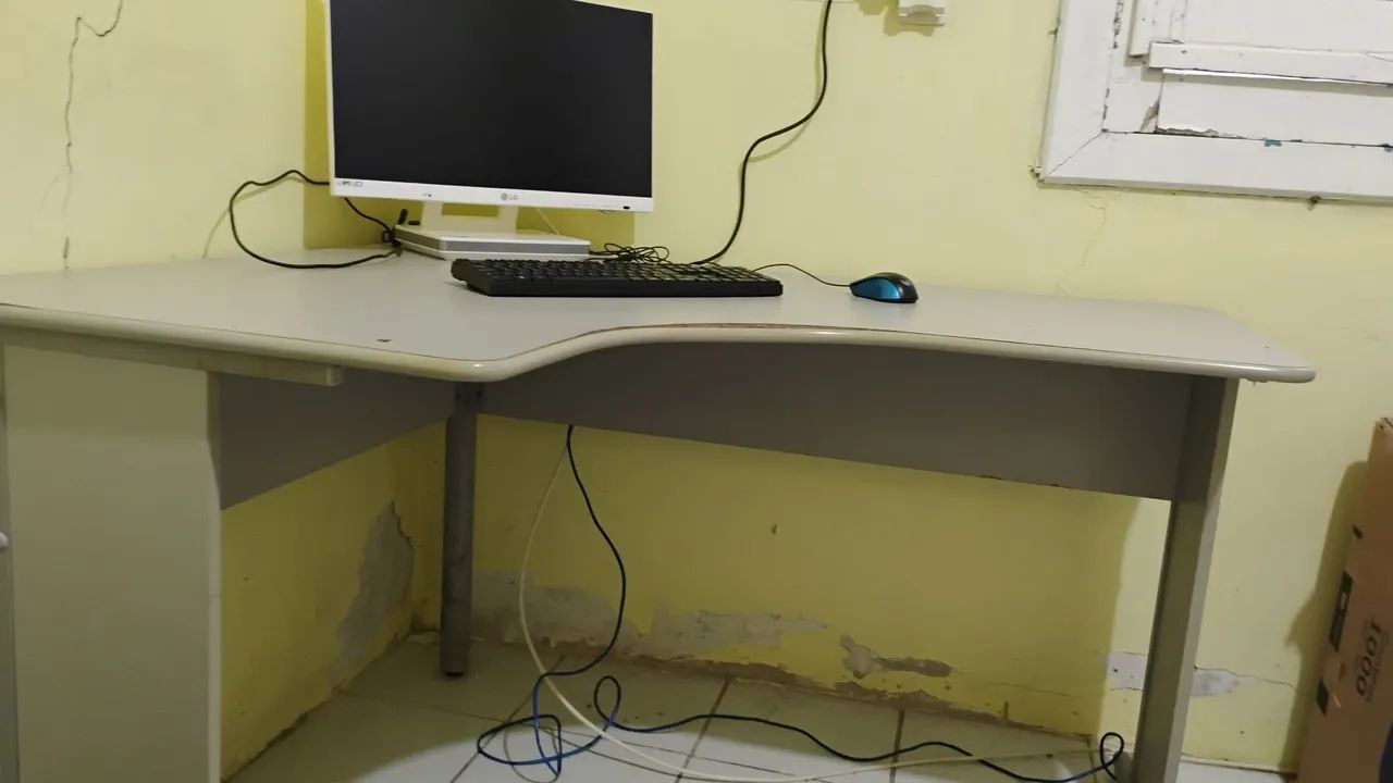 Mesa de Escritório em L (Delta) Ergonômica - Desapego R$ 70 - Foto 2