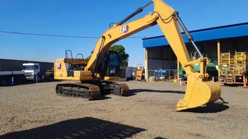 Escavadeira CAT 320GC 20,3T ano 2021