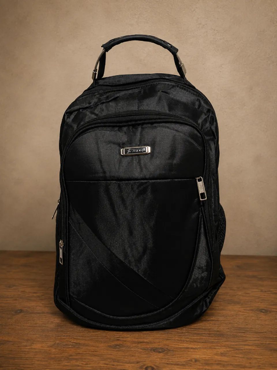 Mochila resistente e espaçosa