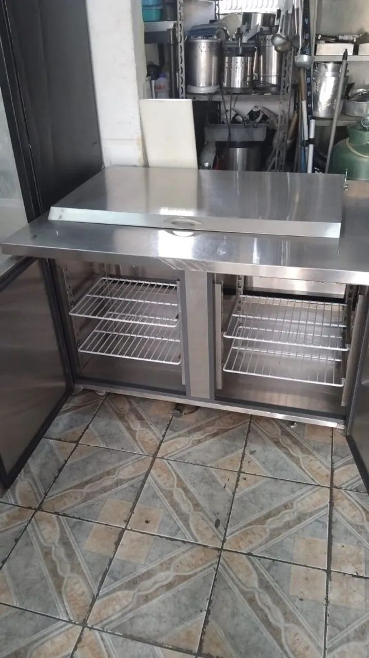 Balcão refrigerado C/codimentadora 1.23x87 220v