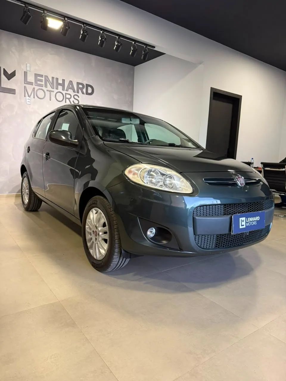 Fiat Palio Attractive 1.0 EVO Fire Flex 8V 5P 2013 - Foto 4
