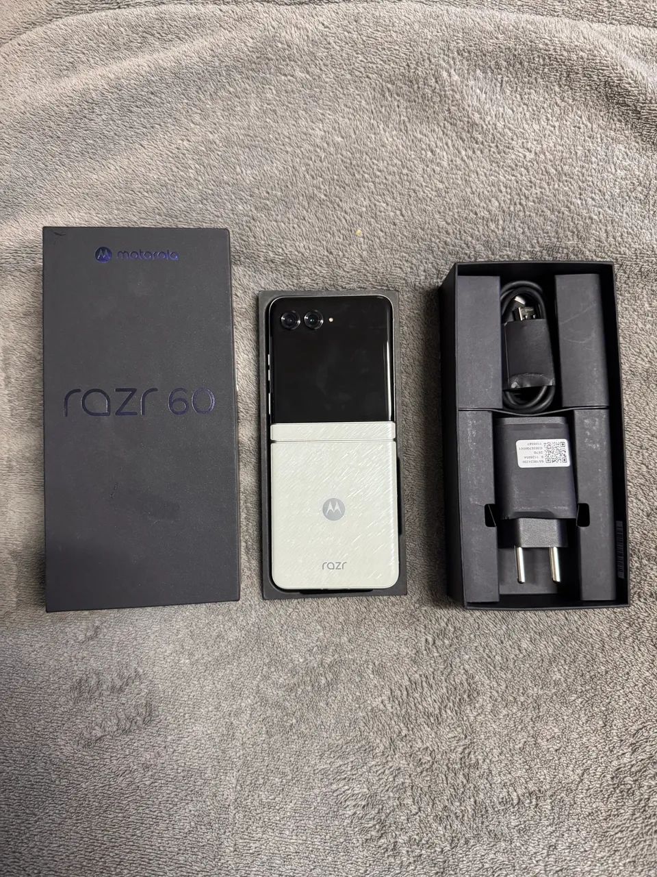 MOTO RAZR 60 