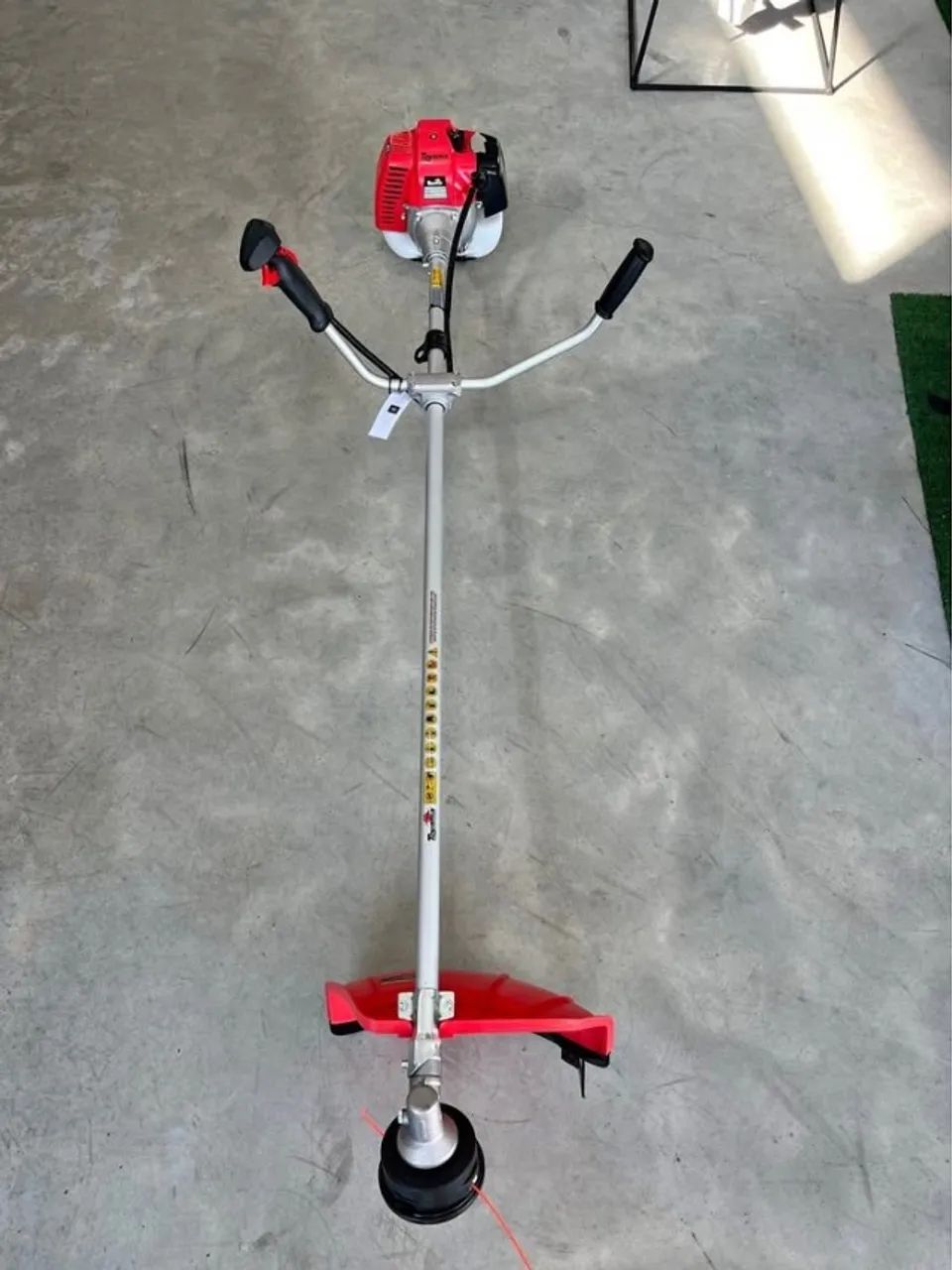 Roçadeira a gasolina TBC43x 2t 43cc Toyama(Loja)