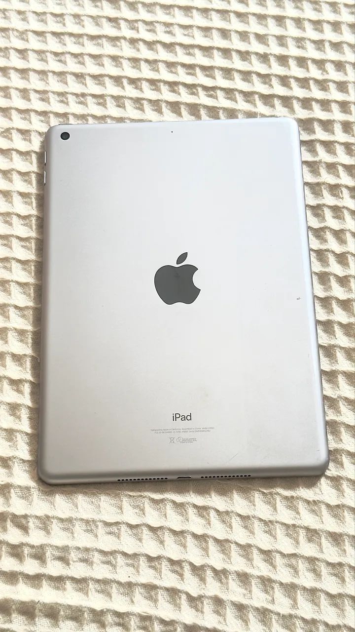 iPad Apple 6ª Geração 32GB Wi-Fi - Prata - Modelo A1893