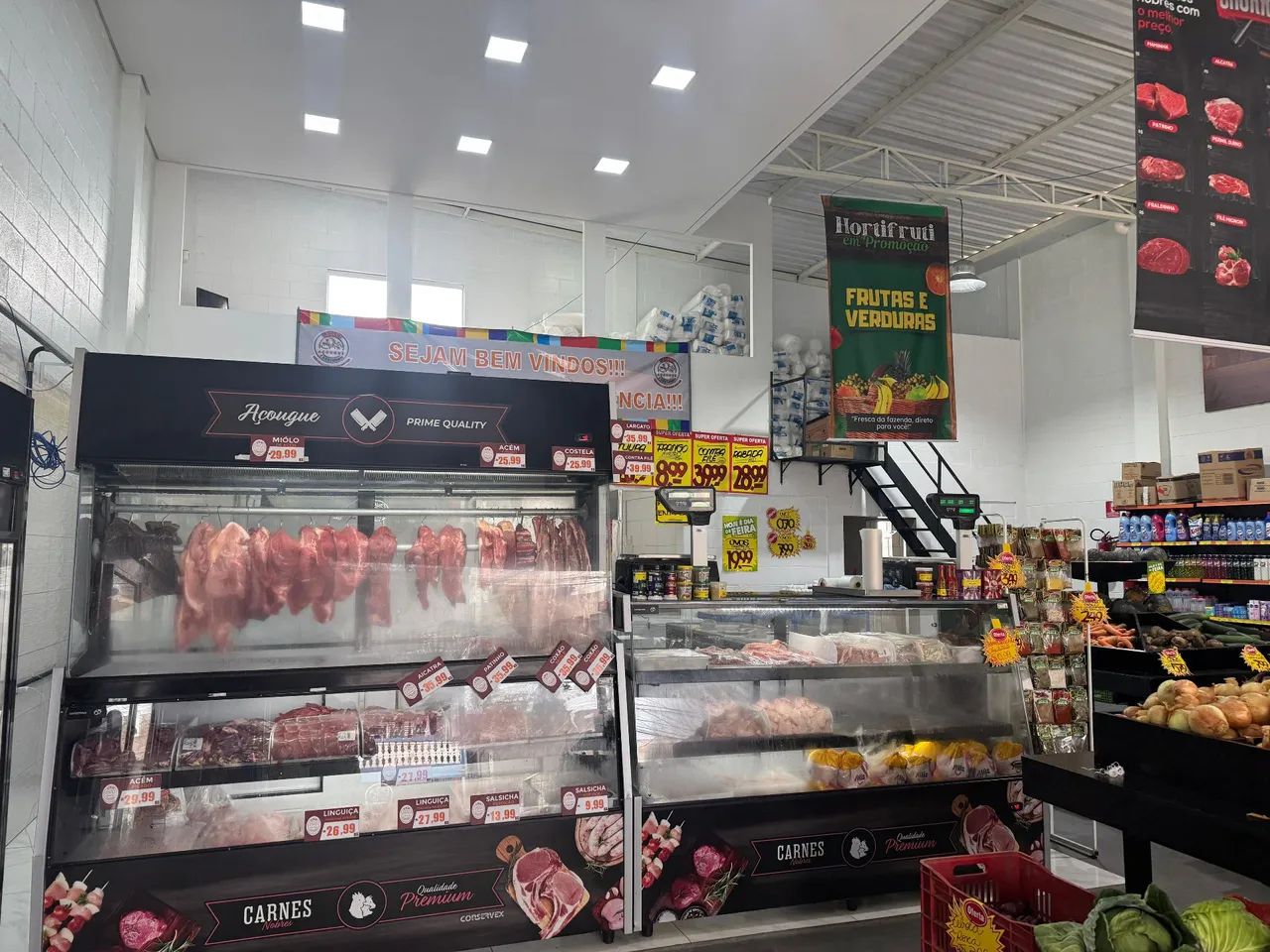 Vende-se açougue e Hortifruti com mini mercearia.