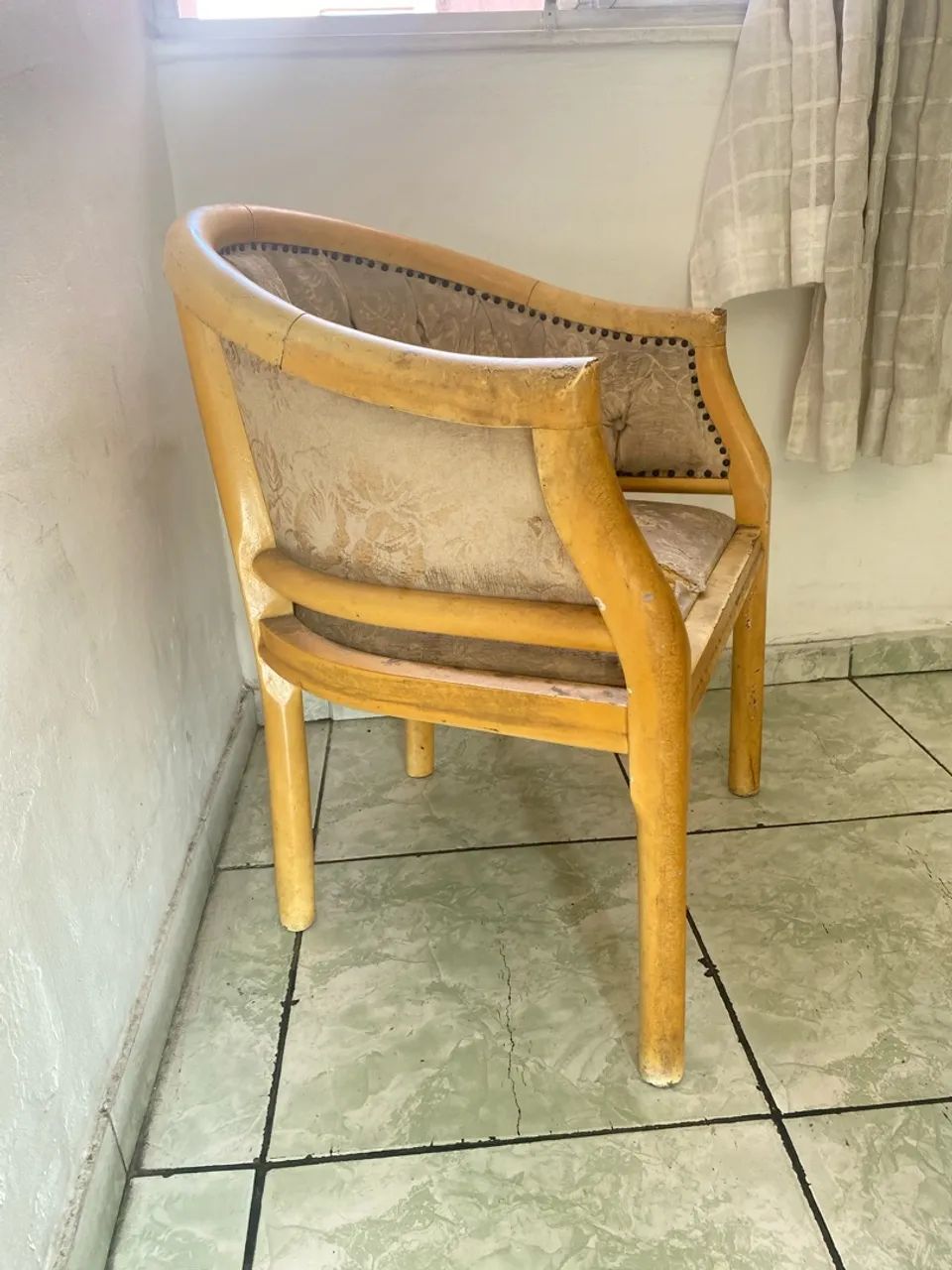 DOAÇÃO - Poltrona de madeira para restauração - Foto 2