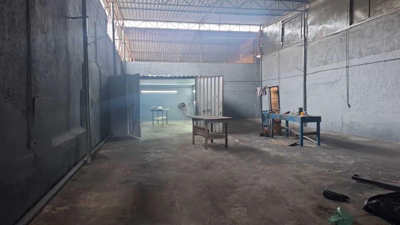Alugo excelente Galpão com 400 m2 em Bonsucesso  - Foto 3