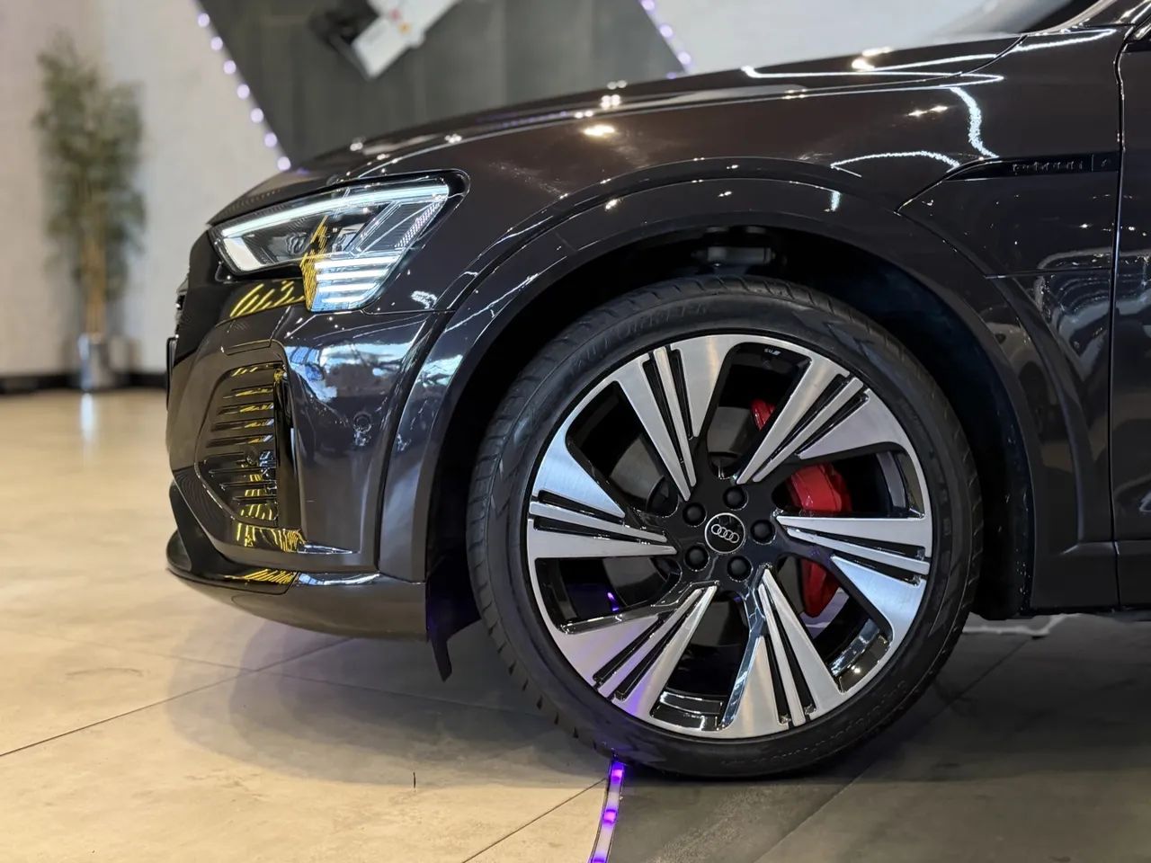Audi Q8 E-tron Performance Black (elétrico) 2024 - Foto 3