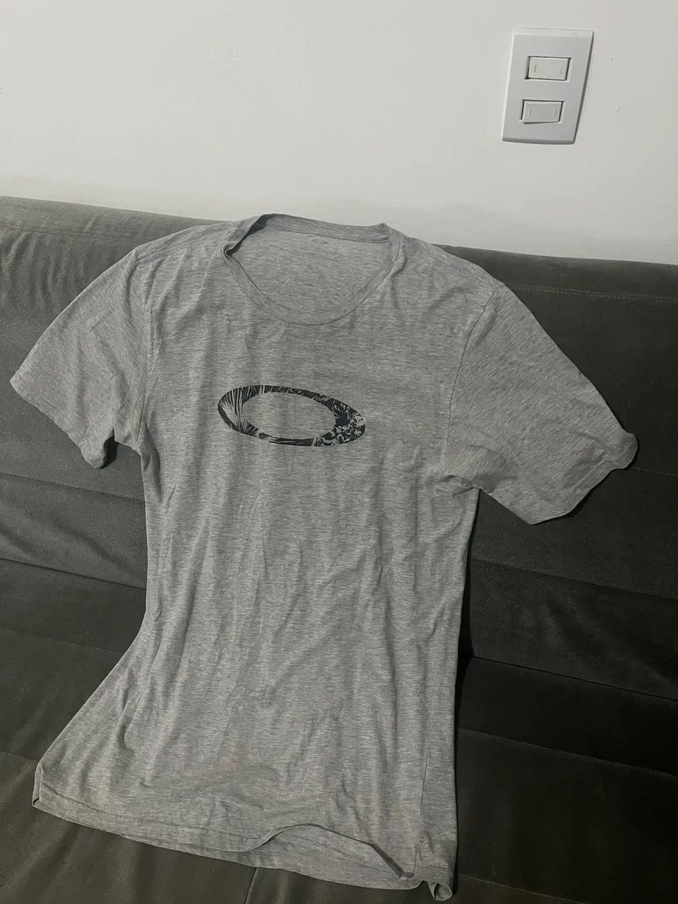 Camiseta Oakley Original Cinza