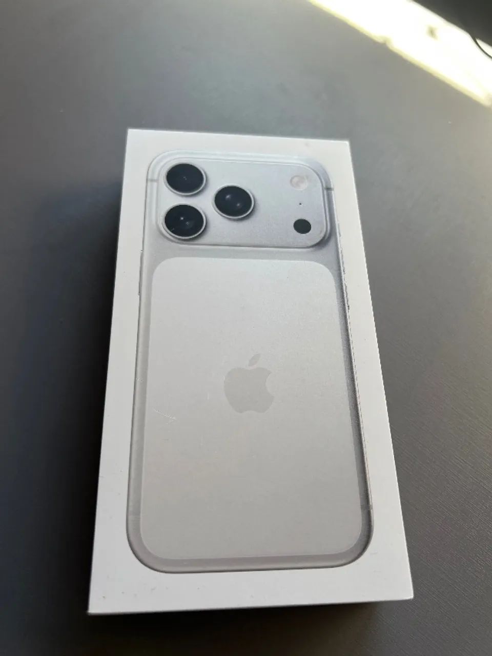 NOVO LACRADO NA CAIXA - iPhone 17 pro, cor silver, 512Gb NOVO LACRADO NA CAIXA - iPhone 17 pro, cor silver, 512Gb
