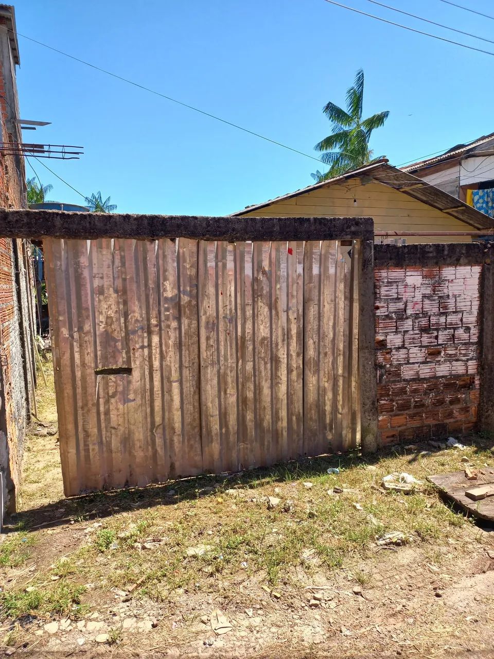 Vende-se casa no Bairro Pedrinhas  - Foto 2