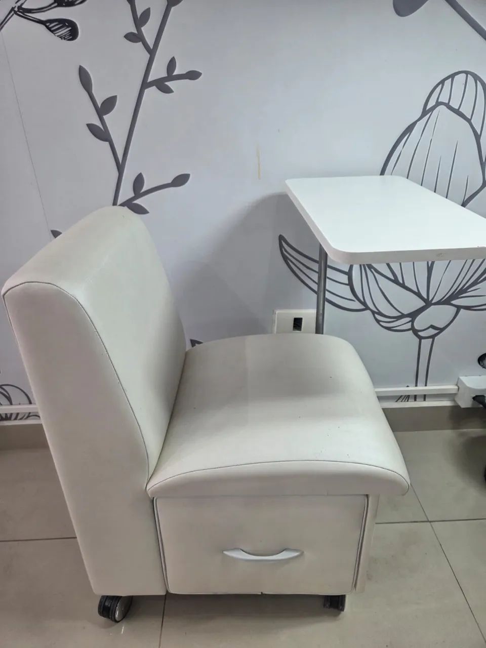 Cadeira de manicure 