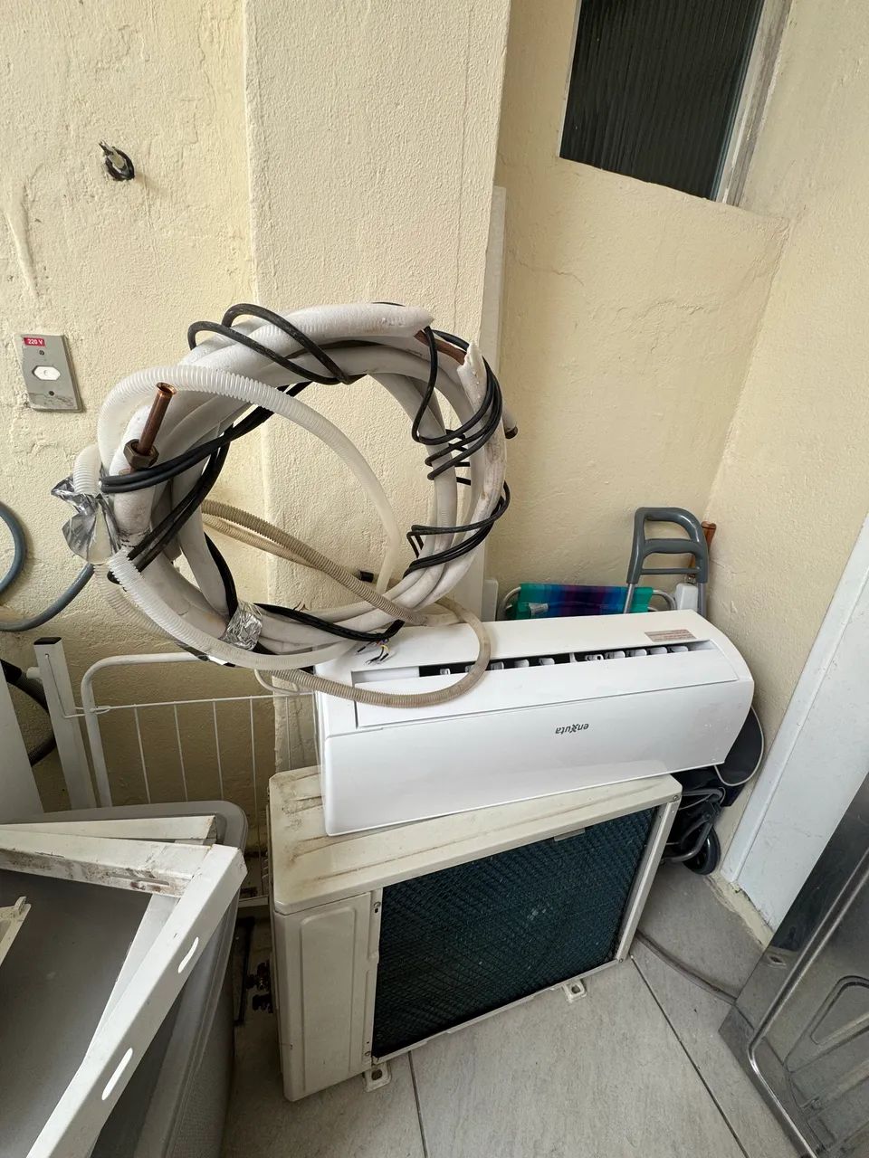 AR CONDICIONADO SPLIT QUENTE E FRIO ENXUTA 12000 BTUS - Foto 4