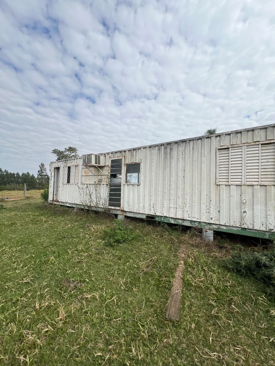 TERRENO + CONTAINER - OPORTUNIDADE IMPERDÍVEL - Foto 2