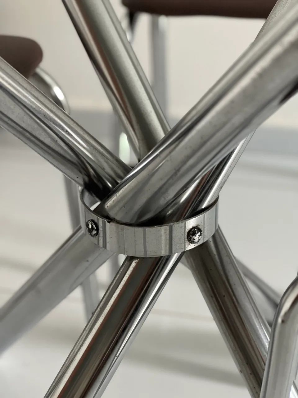 Mesa de inox com tampo de vidro + 4 cadeiras  - Foto 3