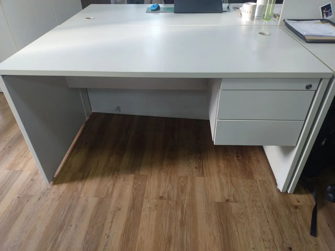 kit com 6 mesas e 6 cadeiras de escritório. - Foto 4