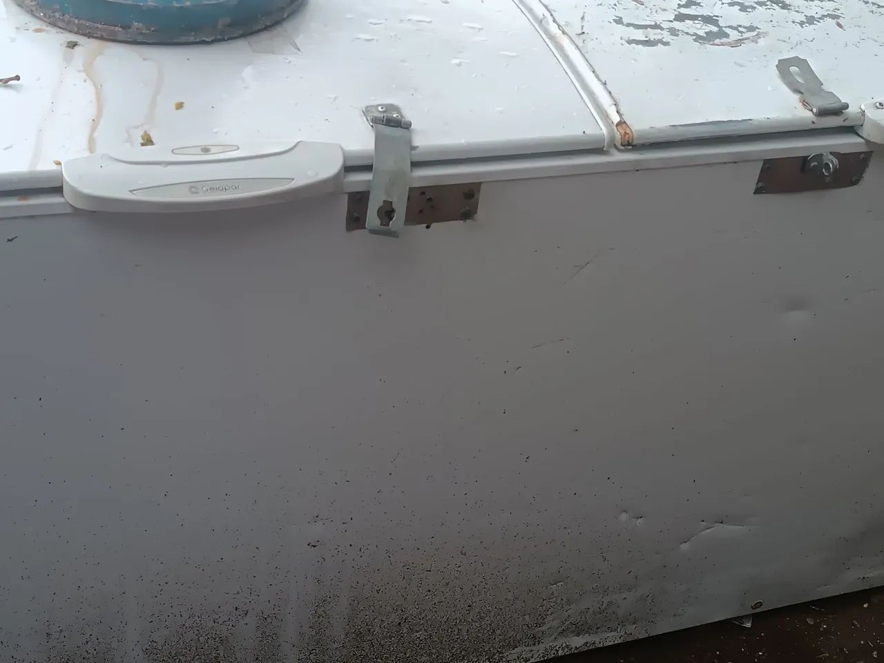 Vendo um freezer de duas tampas