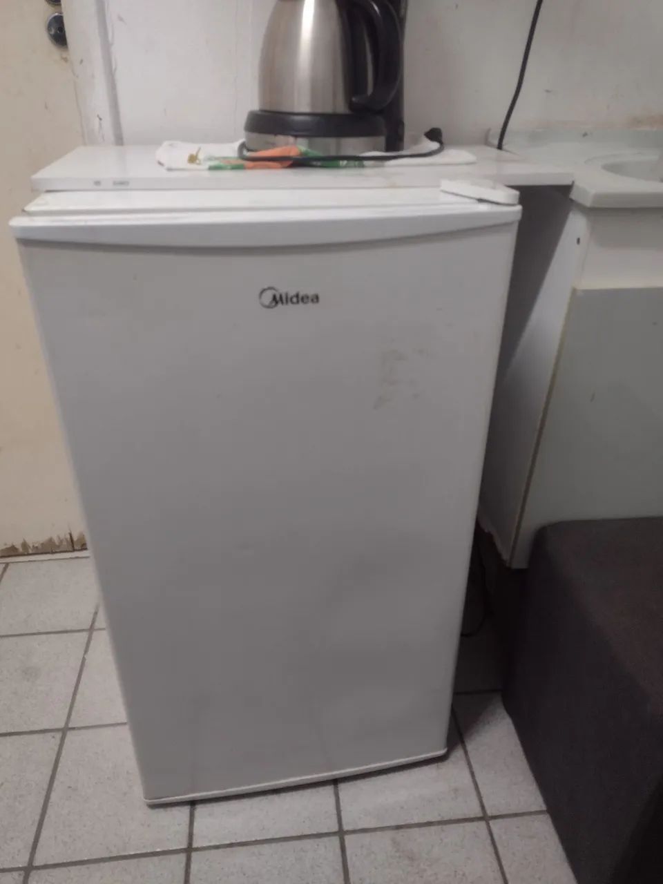 Frigobar midea 