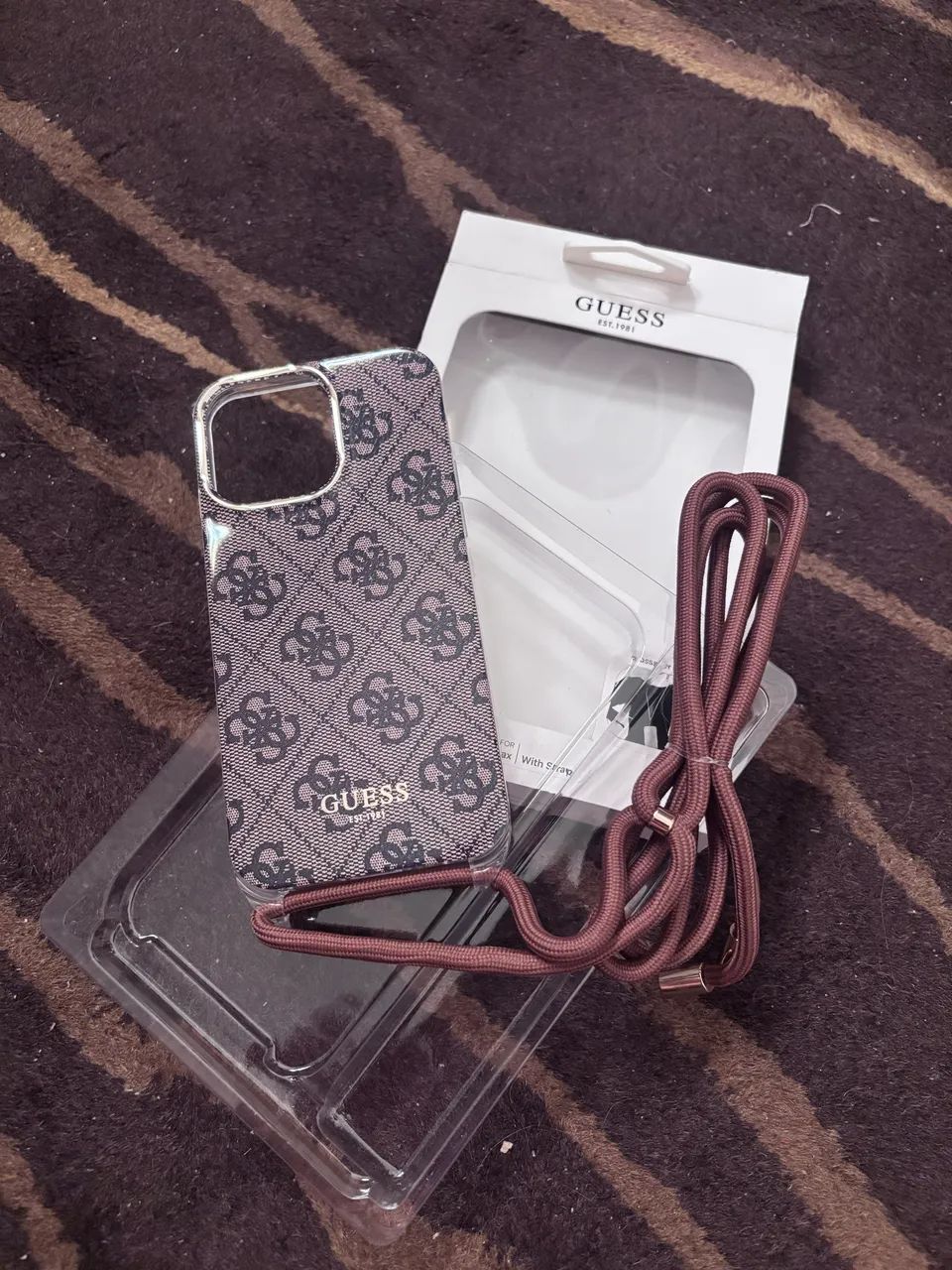 Capa para IPhone Guess !!!
