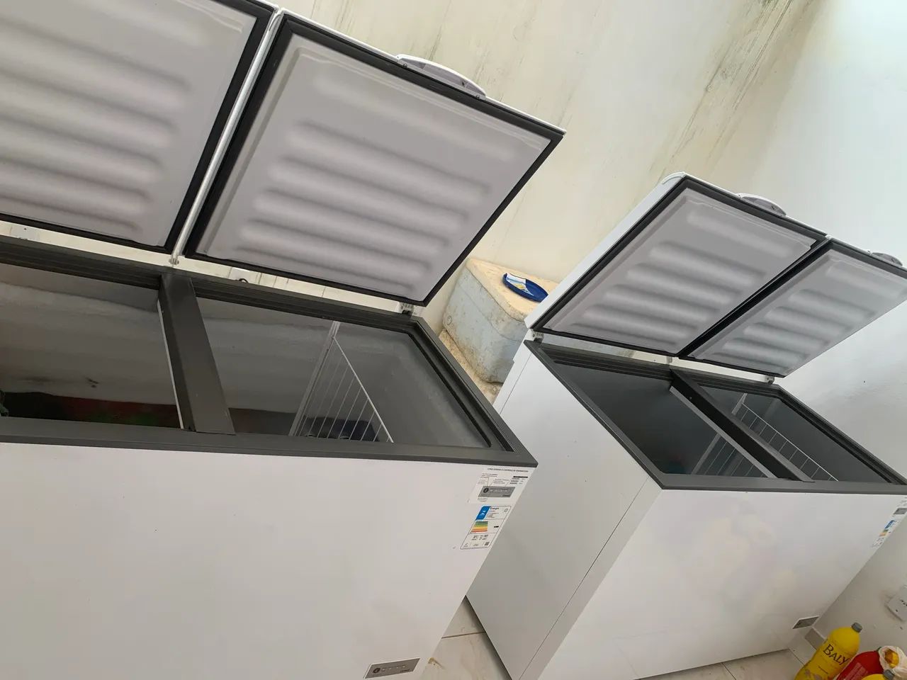 2 freezers para venda por 8,500 mil reais 