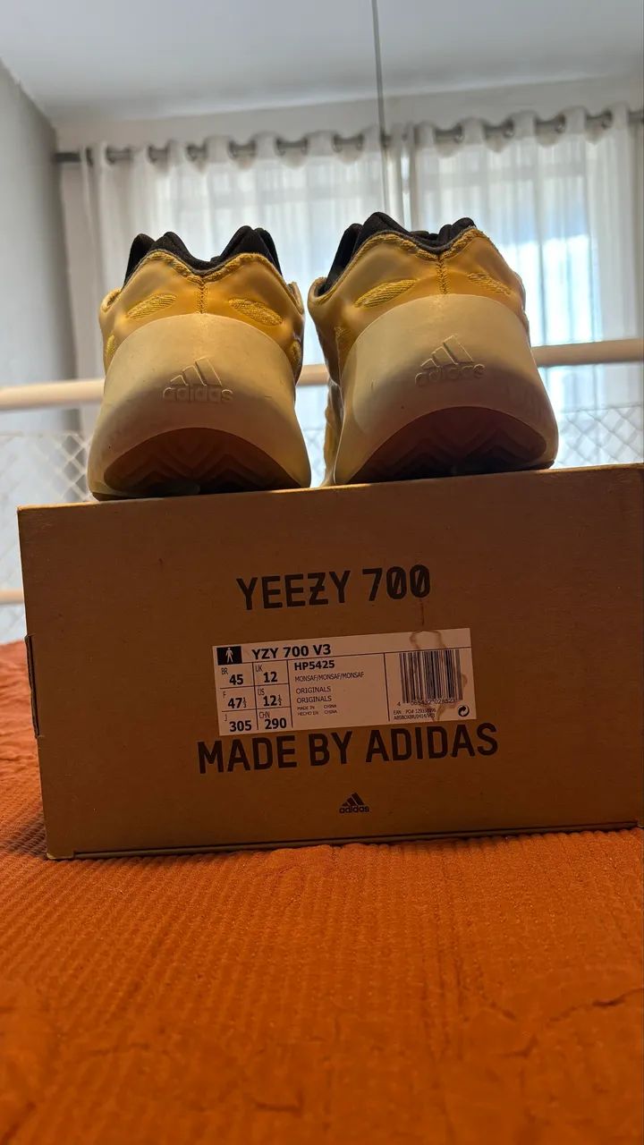 Yeezy 700 v3 Mono Safflower  - Foto 2