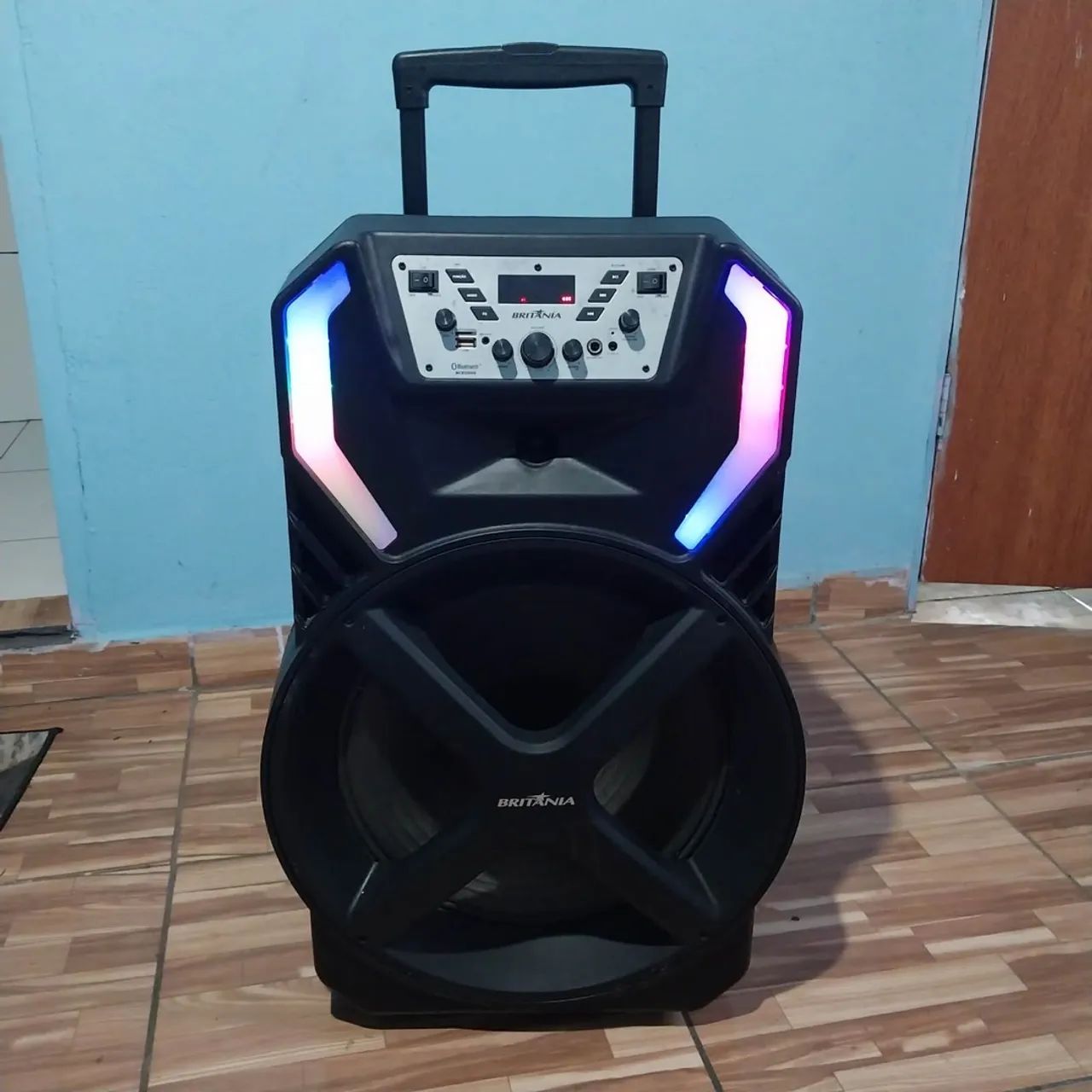 Caixa de som Britânia 700W