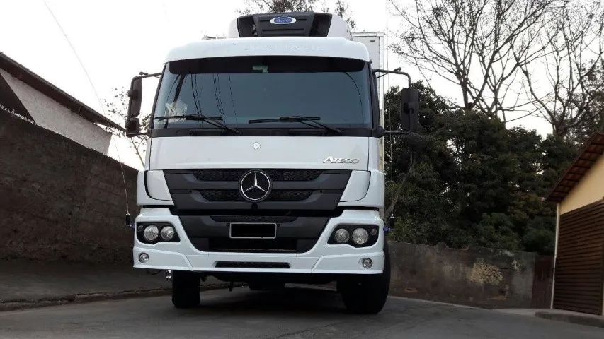 Mb atego 2426 6x2 refrigerado 2014