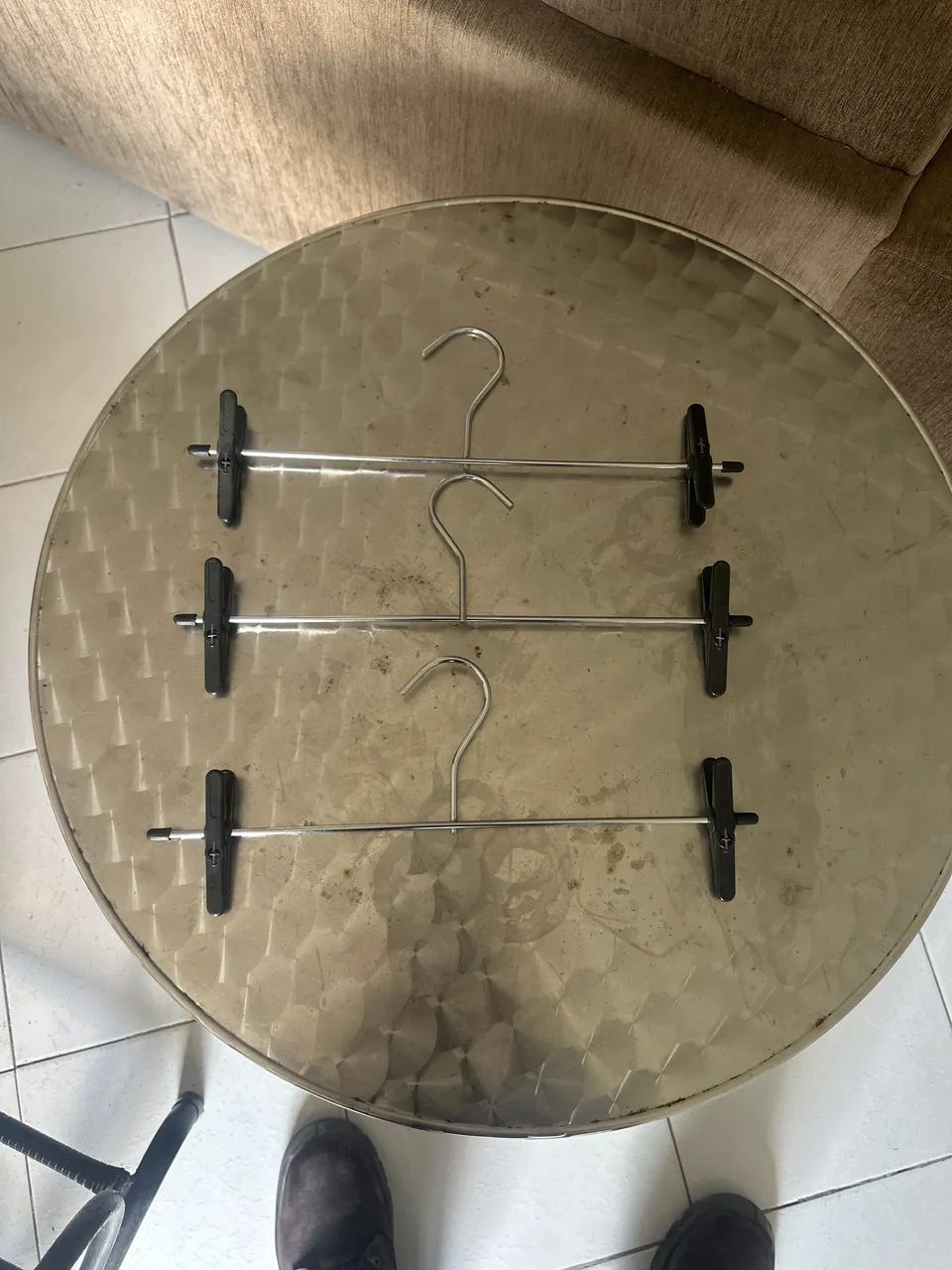 Cabide inox com pregadores 