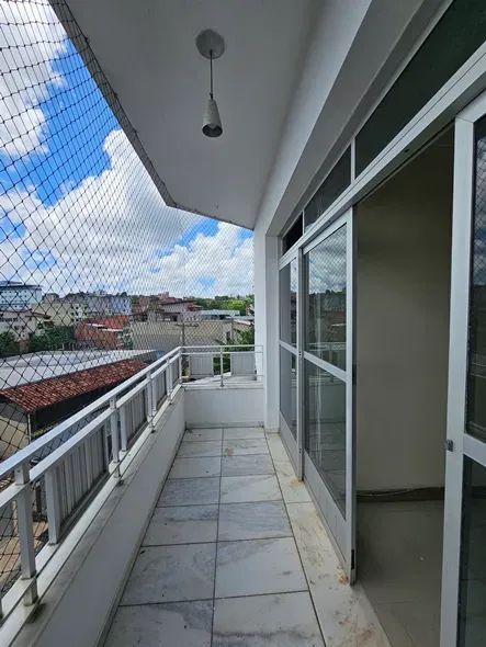 Vendo apartamento de 3 quartos e grande terraço. - Foto 2