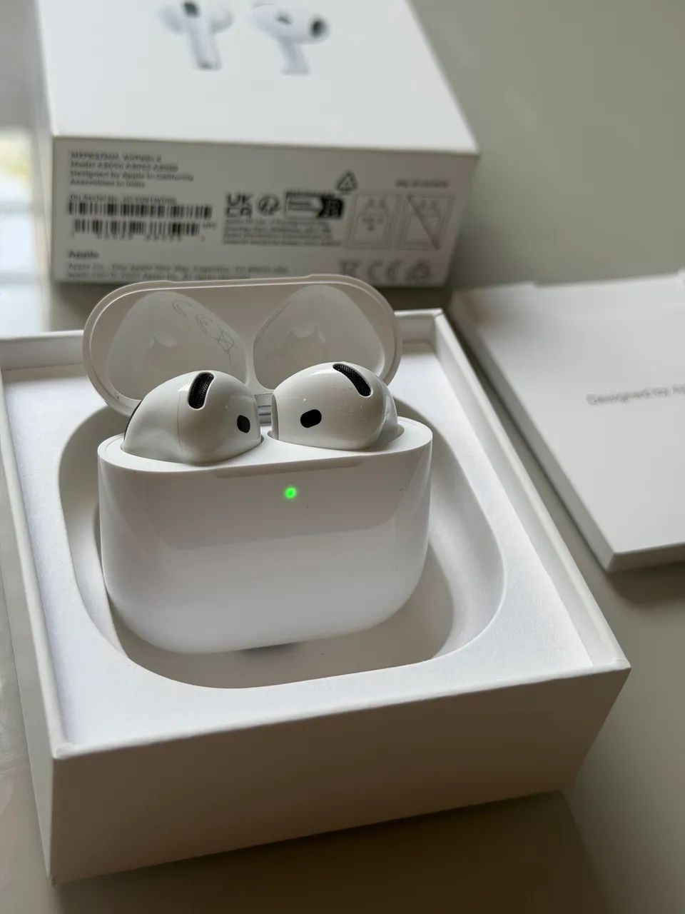 AirPods 4