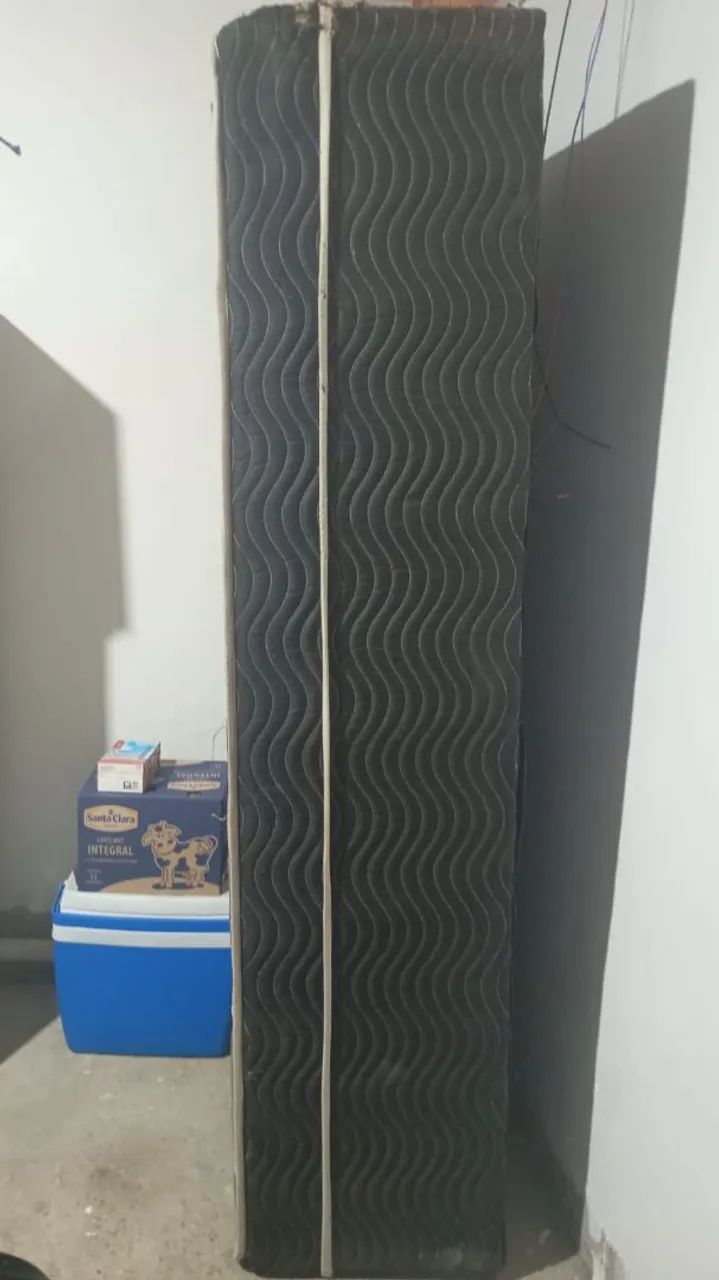 Vendo cama box solteiro 