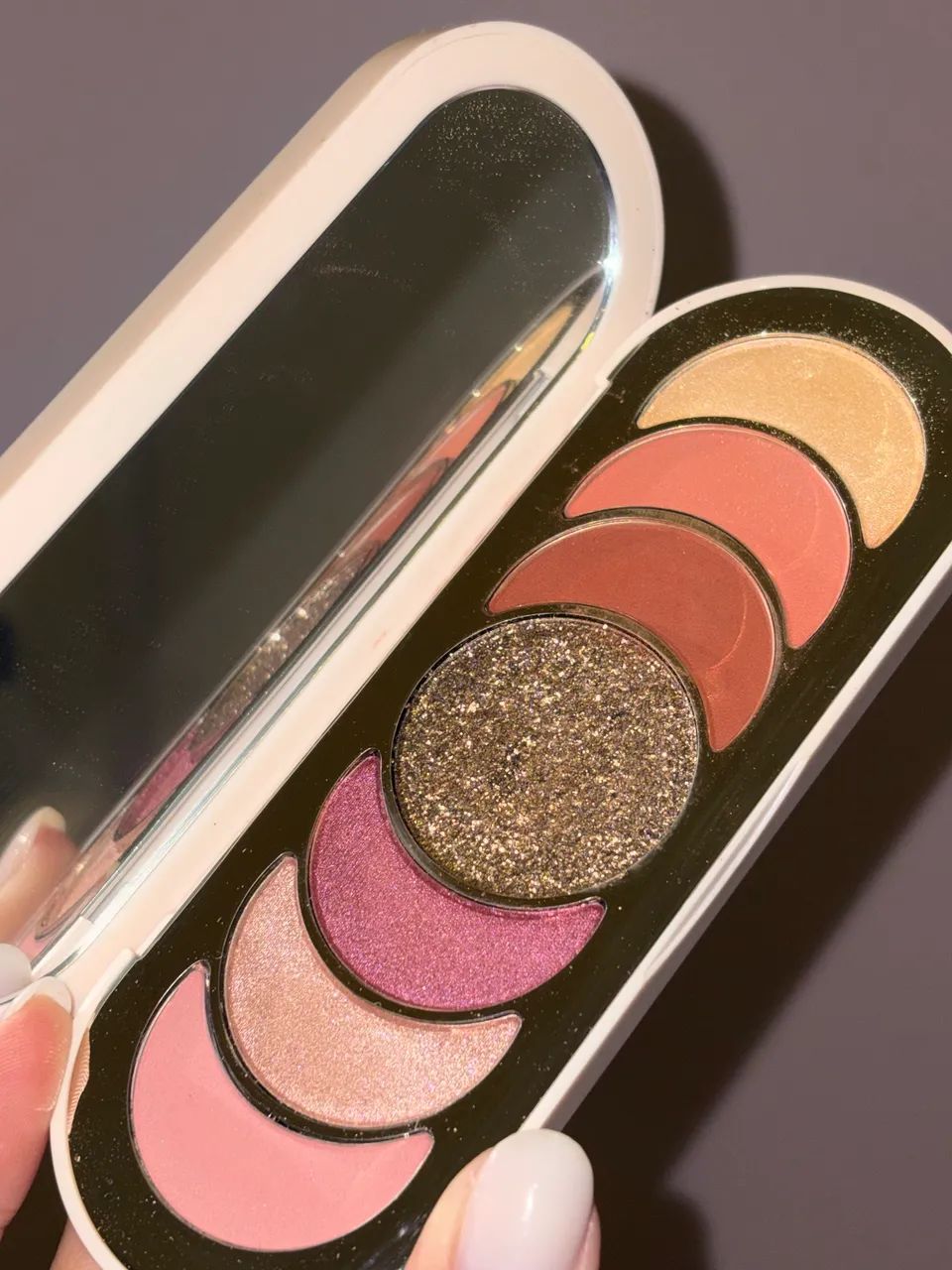 Sombra Rare Beauty. Usada uma vez. (Indisponível na sephora)