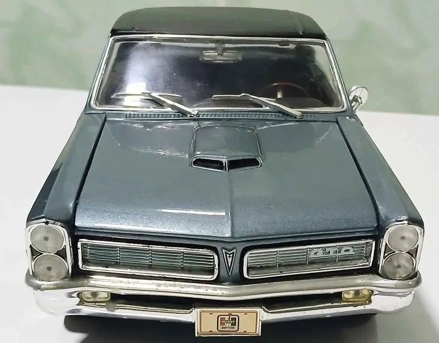 Miniatura 1/18 Pontiac GTO 