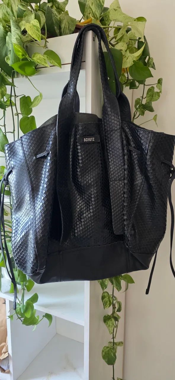 Bolsa Shipping Maxi Schutz em couro
