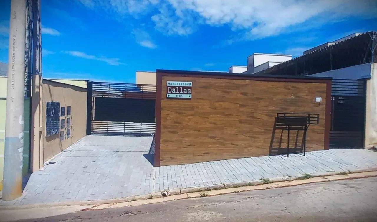 Casa térrea em Condomínio com apenas 5 unidades.