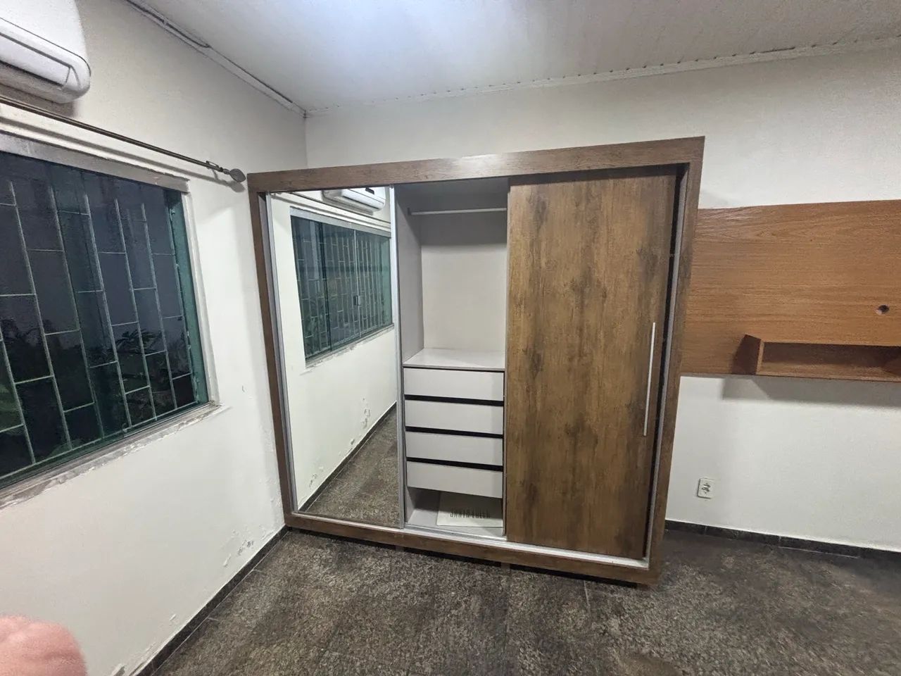 Guarda roupa grande com espelho - Foto 2