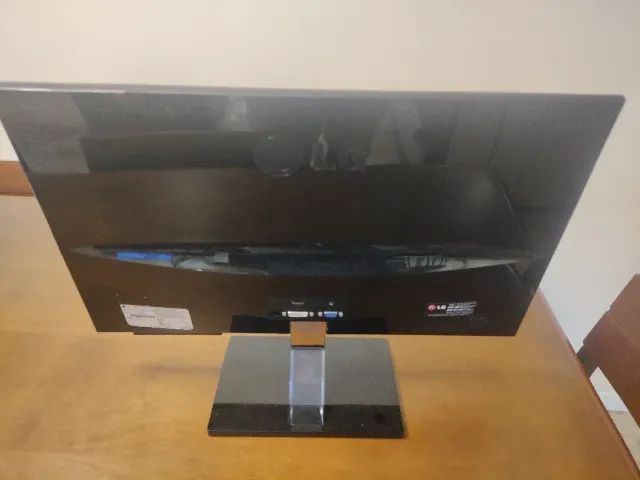 Monitor LED LCD LG Flatron E2360V 23 Polegadas Tela Plana Widescreen Full HD  - Foto 2