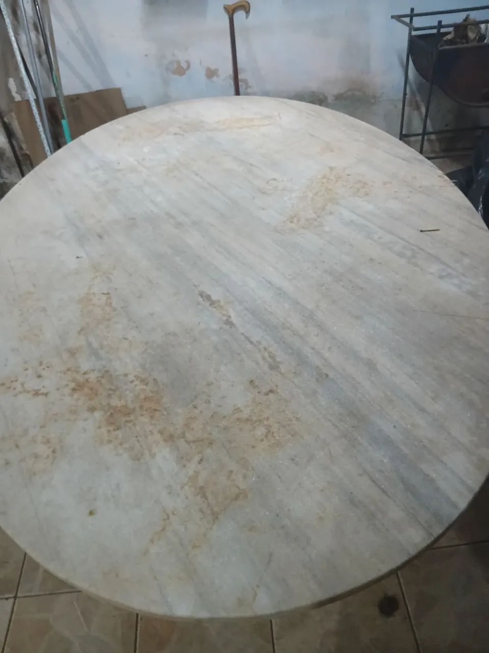 Marmore branco oval antigo