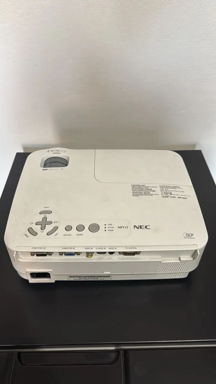 Projetor NEC modelo NP115