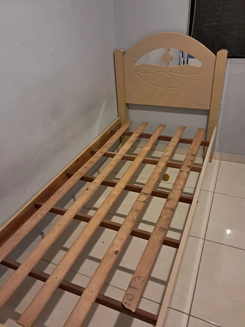 Cama de solteiro madeira maciça com colchão  - Foto 2