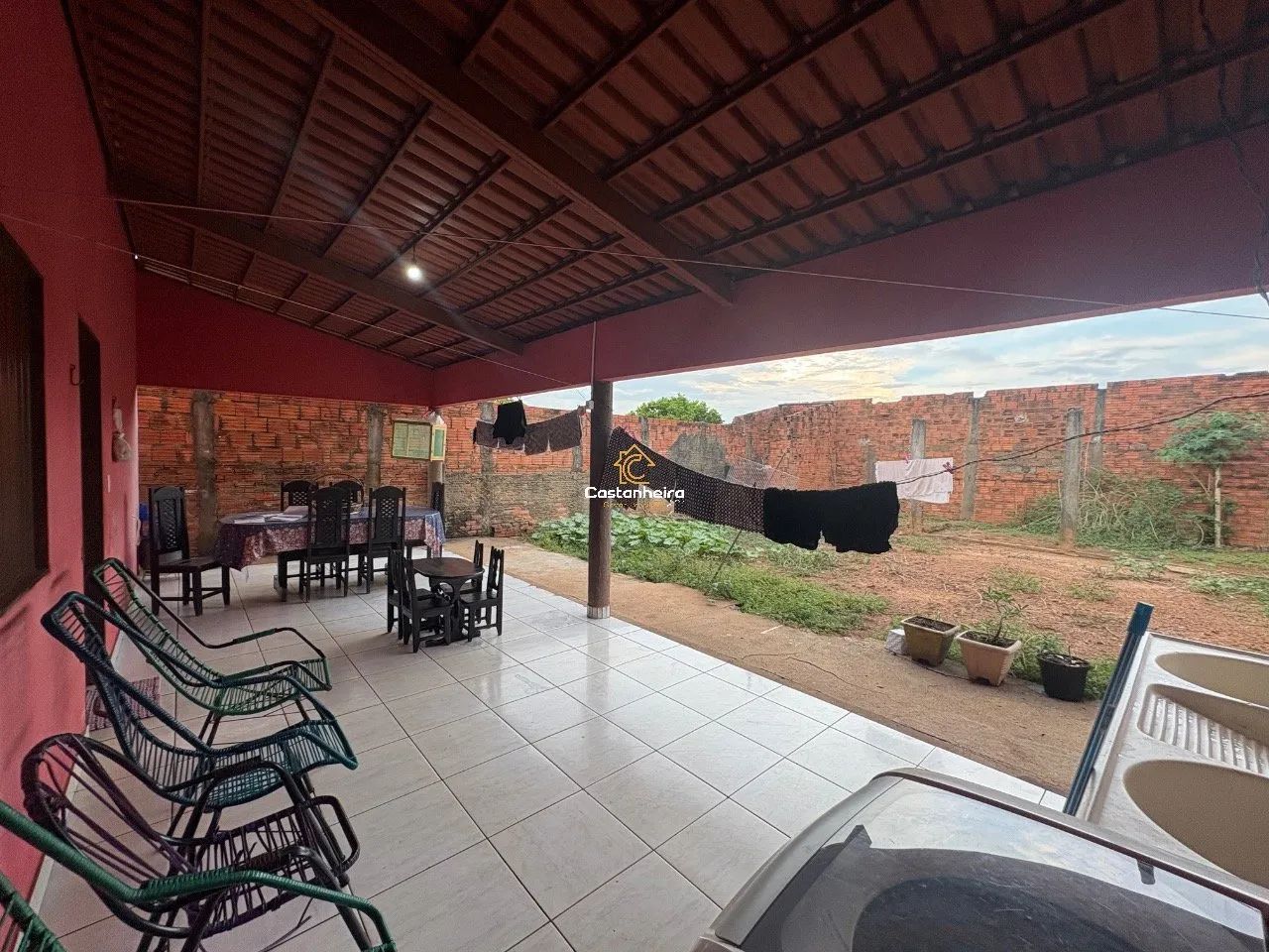 Casa 03 quartos sendo 01 Suite - Centro