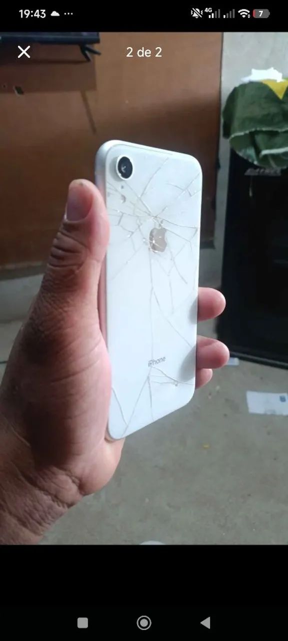 Vendo ou troco iPhone XR 64g - Foto 2