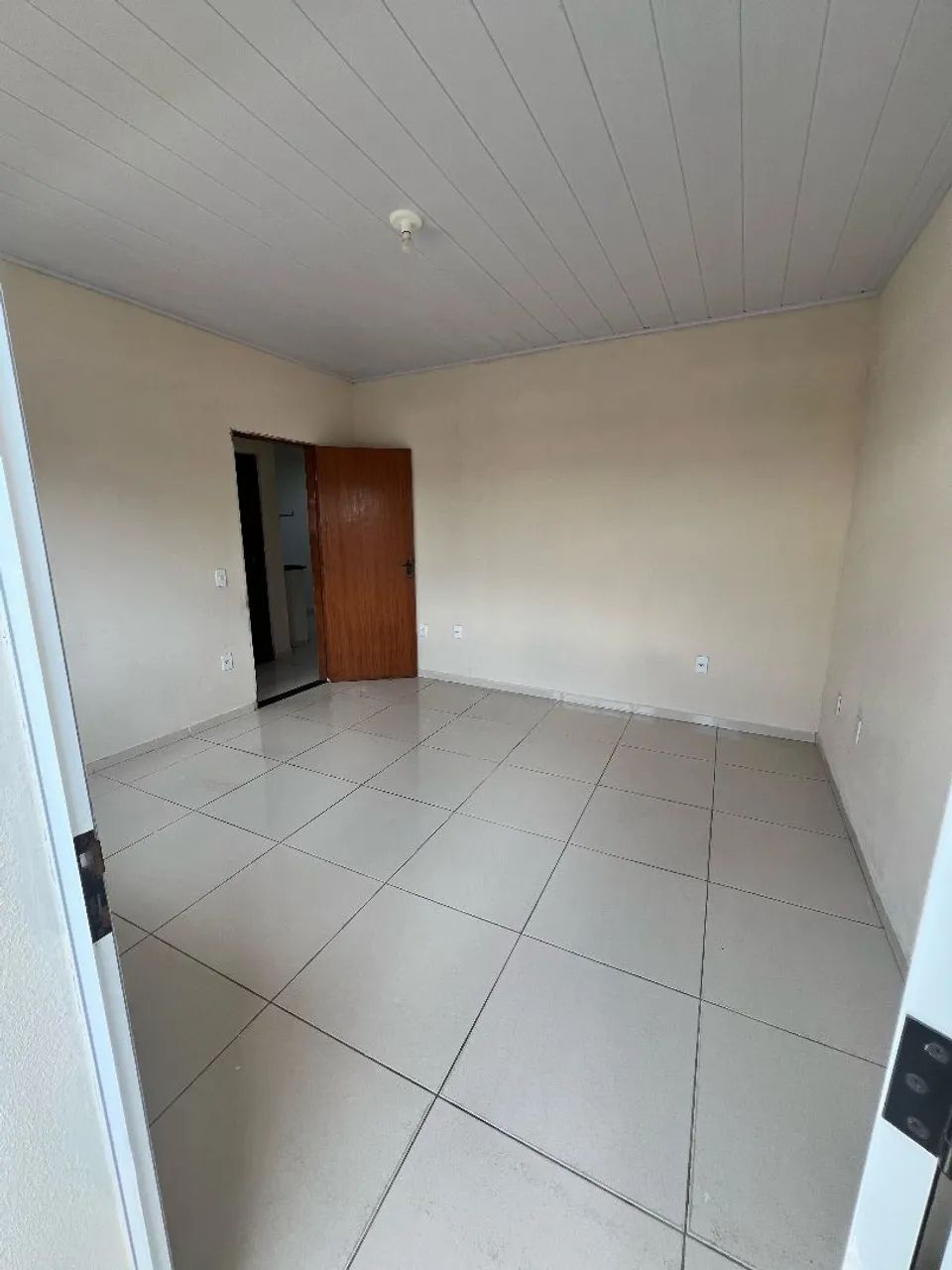 Alugo casa 