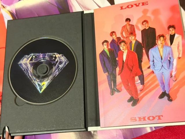 Álbum K-pop EXO Love Shot - CDs, DVDs etc - Santa Inês, Itumbiara