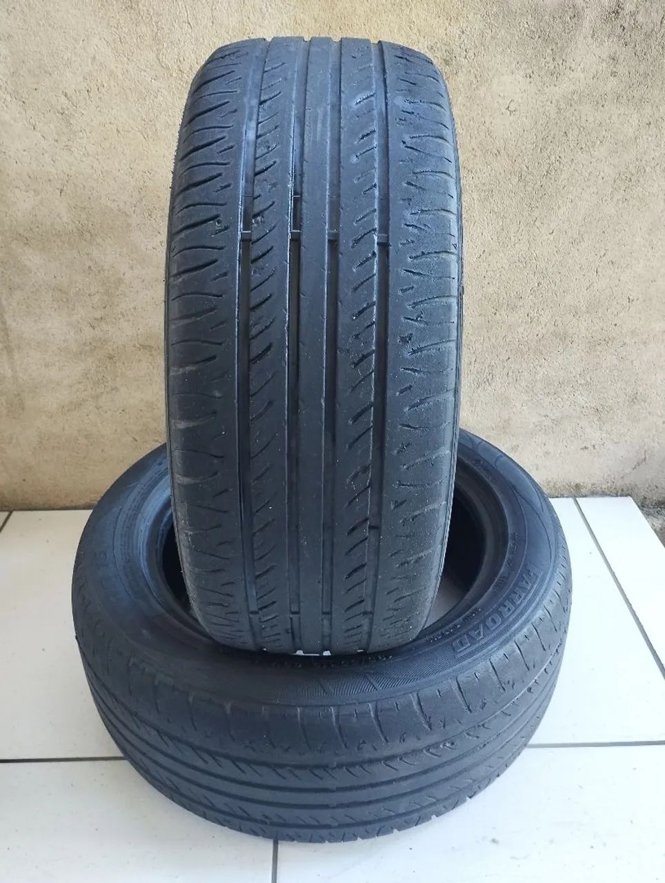 Pneu Farroad 195/55 R15 - (Sem Vulcanização ou Reparos)