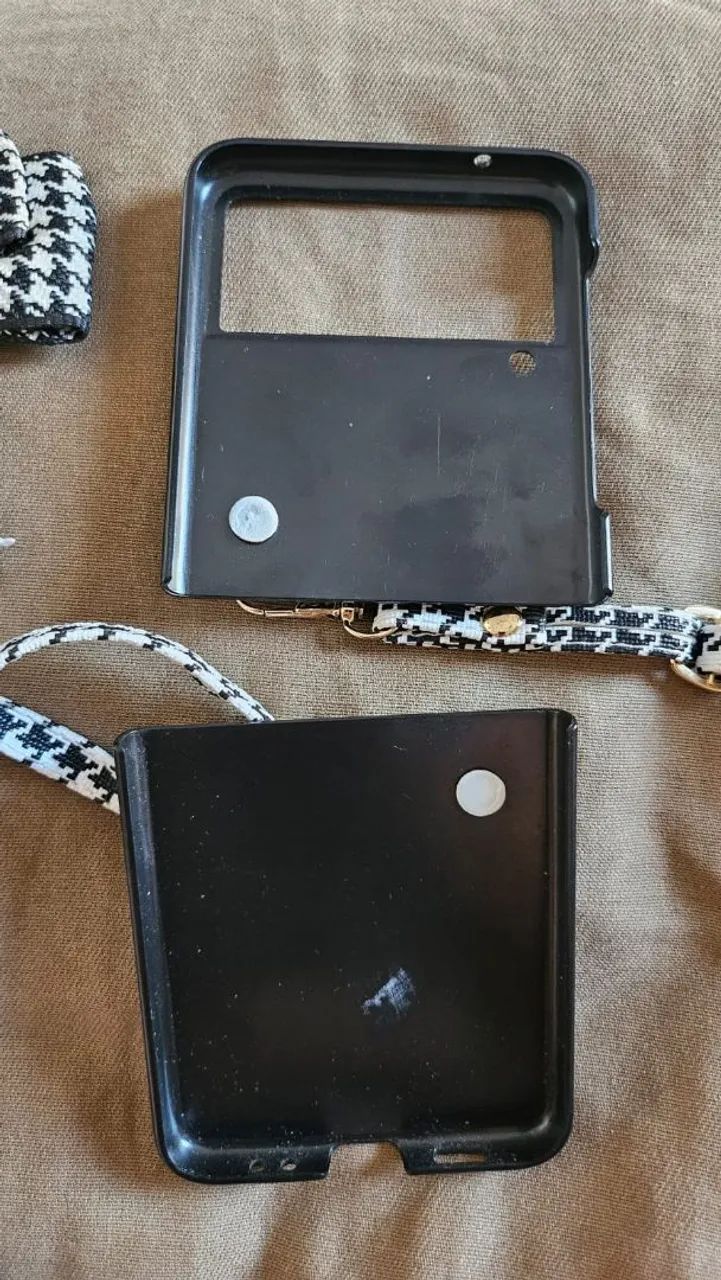 Capa com corda para Samsung z Flip 3 - Foto 3