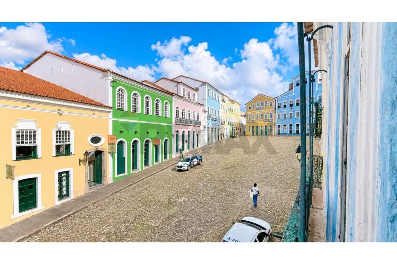 Vende Casa Ampla no Pelourinho  Excelente Localização | 4 Pavimentos | Quintal